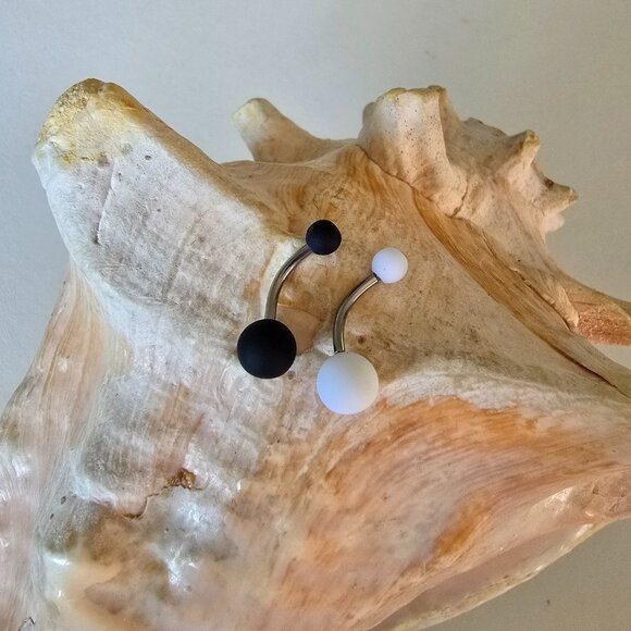 Two double acrylic ball belly button rings white and black NWT stainless steel - Picture 1 of 5